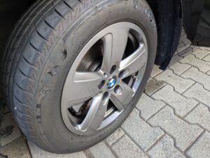 Frisch gewaschene BMW-Leichtmetallfelgen